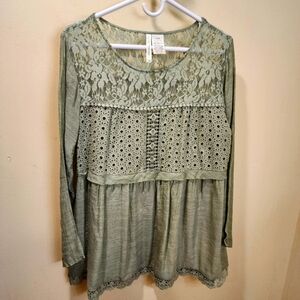 Forgotten Grace Green Rayon Blend relaxed Fit Eyelet long Sleeves blouse M